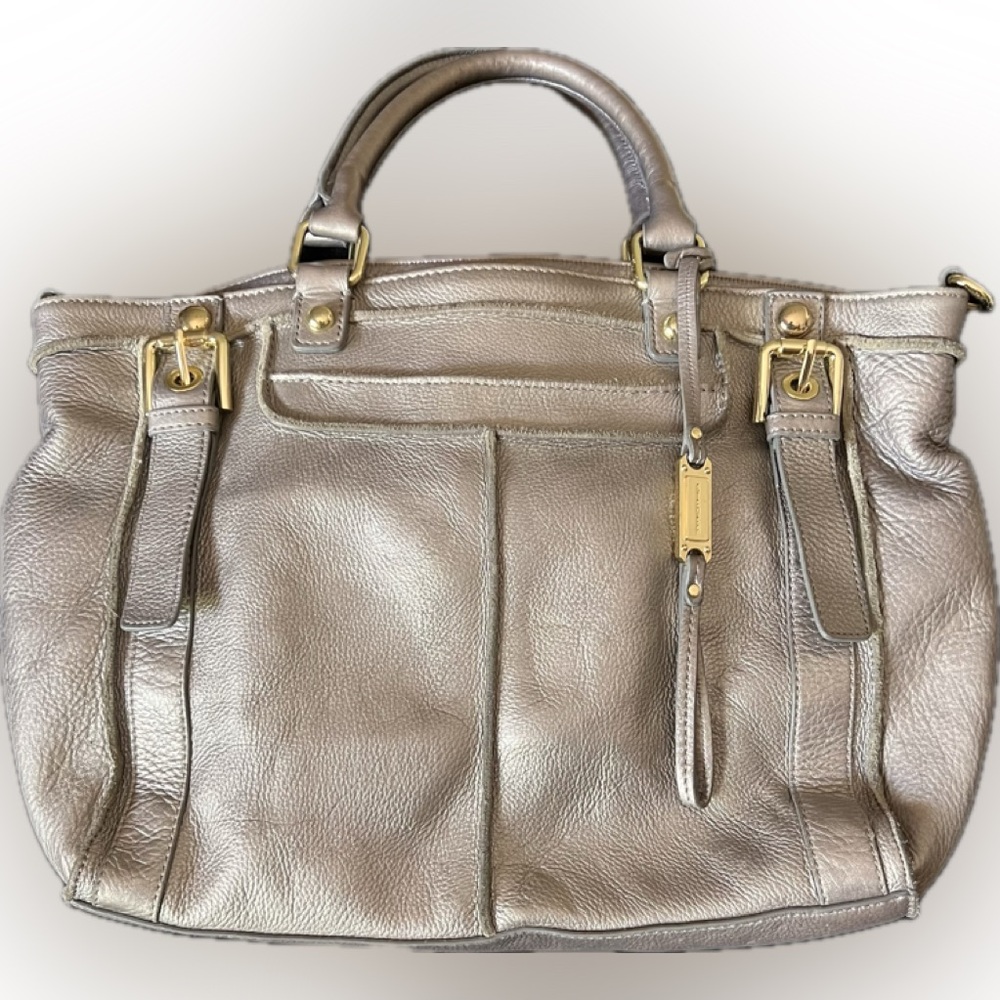 Steven leather bag by Steve Madden. Preowned but good condition.